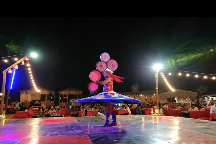 Tradition tanoura dance