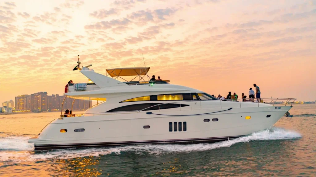 Luxury Yacht Tour Dubai